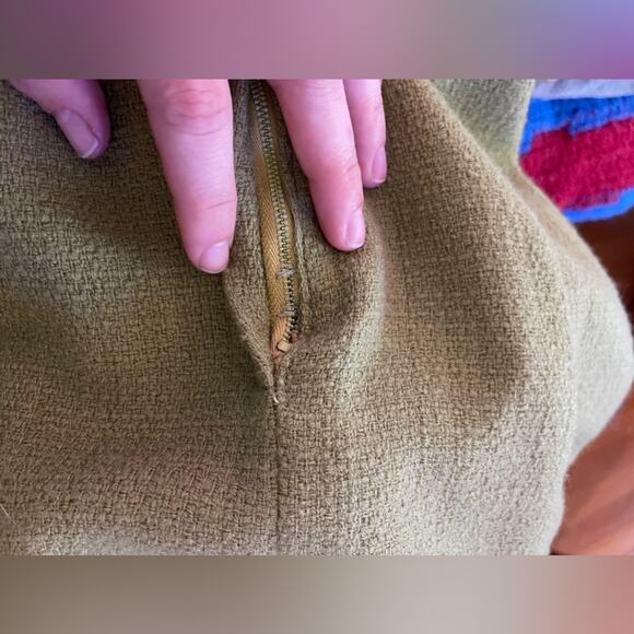 50s Vintage Green Knit Wiggle Dress with Fur Cuffs - Picture 10 of 10